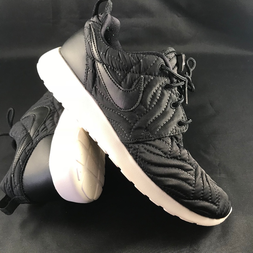 Mint NIKE Quilted & Leather heel ROSHE RUN sz 9